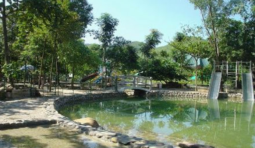 Top những thác nước và suối đẹp như tranh có thể check-in, tắm tiên tại các địa điểm du lịch Tây Bắc - Ảnh 3.