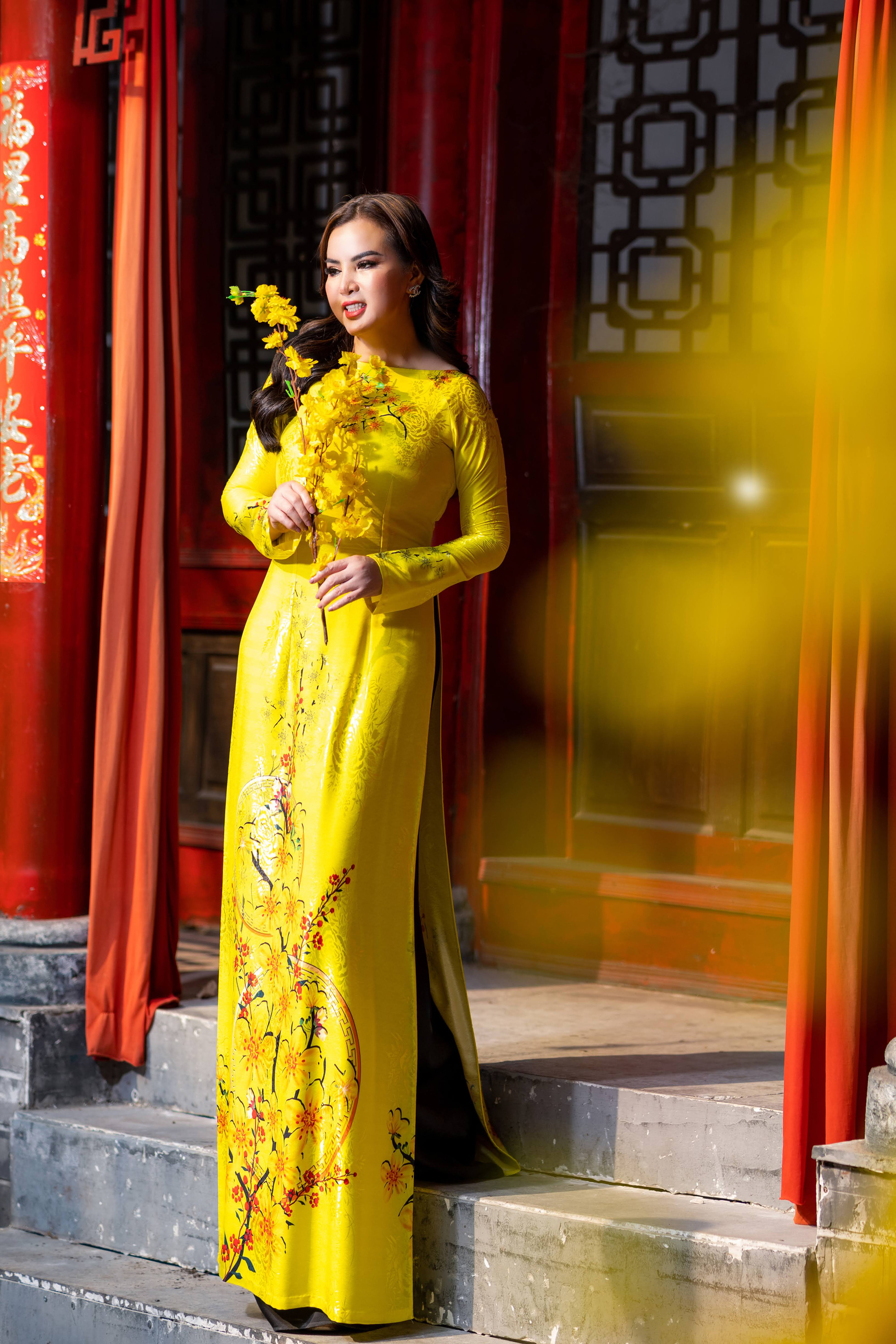 Hoa hậu quý bà Kim Hồng: Mỗi người nên tự cân bằng đời sống tinh thần  - Ảnh 2.