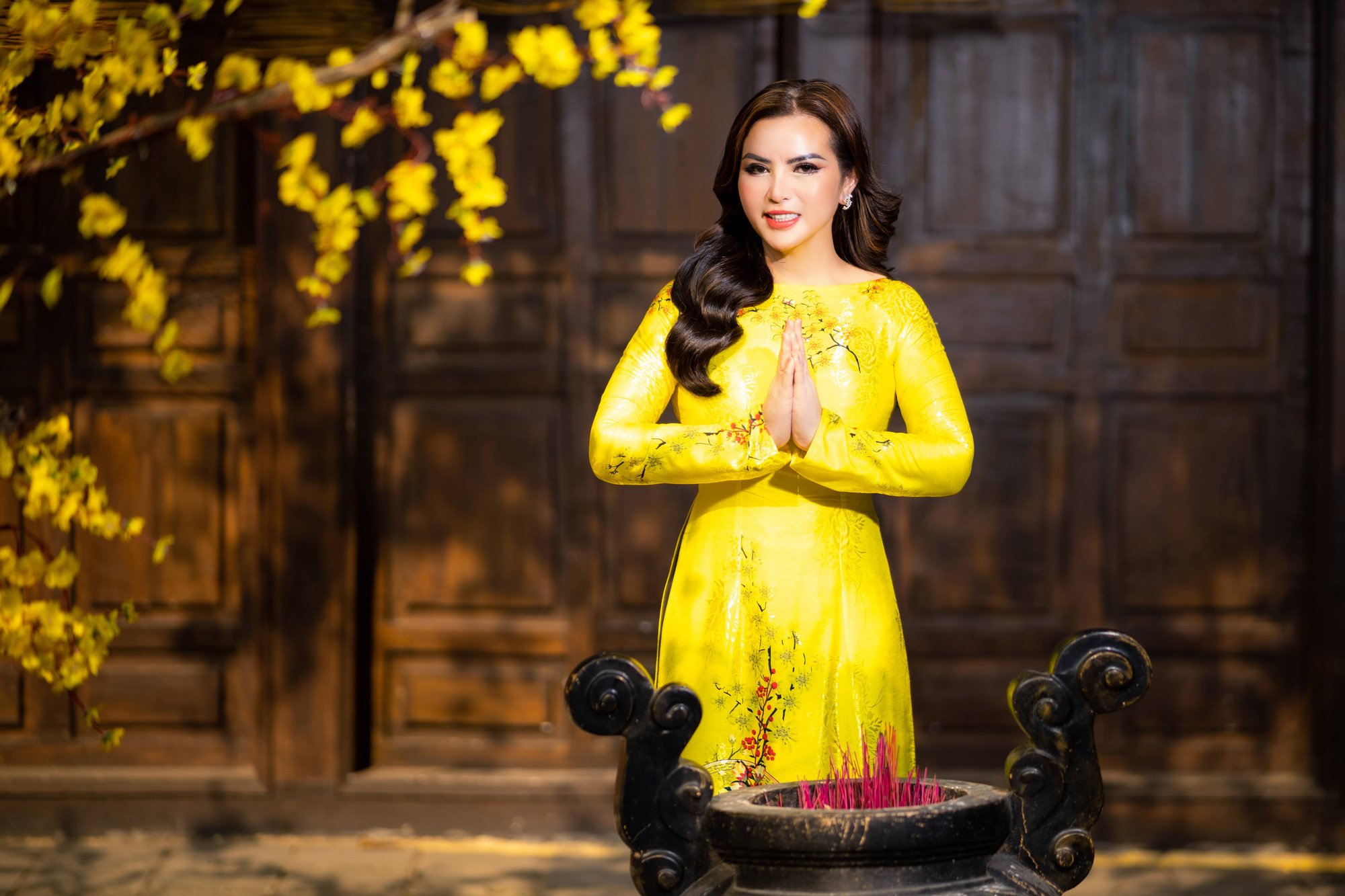Hoa hậu quý bà Kim Hồng: Mỗi người nên tự cân bằng đời sống tinh thần  - Ảnh 5.