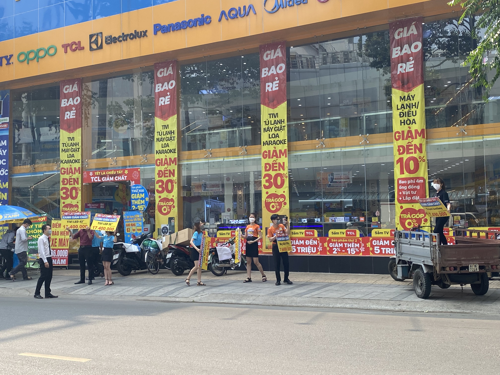 Các hệ thống bán hàng điện máy teo dần - Ảnh 1. Các hệ thống bán hàng điện máy teo dần - Ảnh 1.