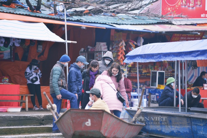 Chùa Hương chính thức mở cửa, bán vé đón khách du lịch trước dự kiến gần 1 tuần  - Ảnh 3.