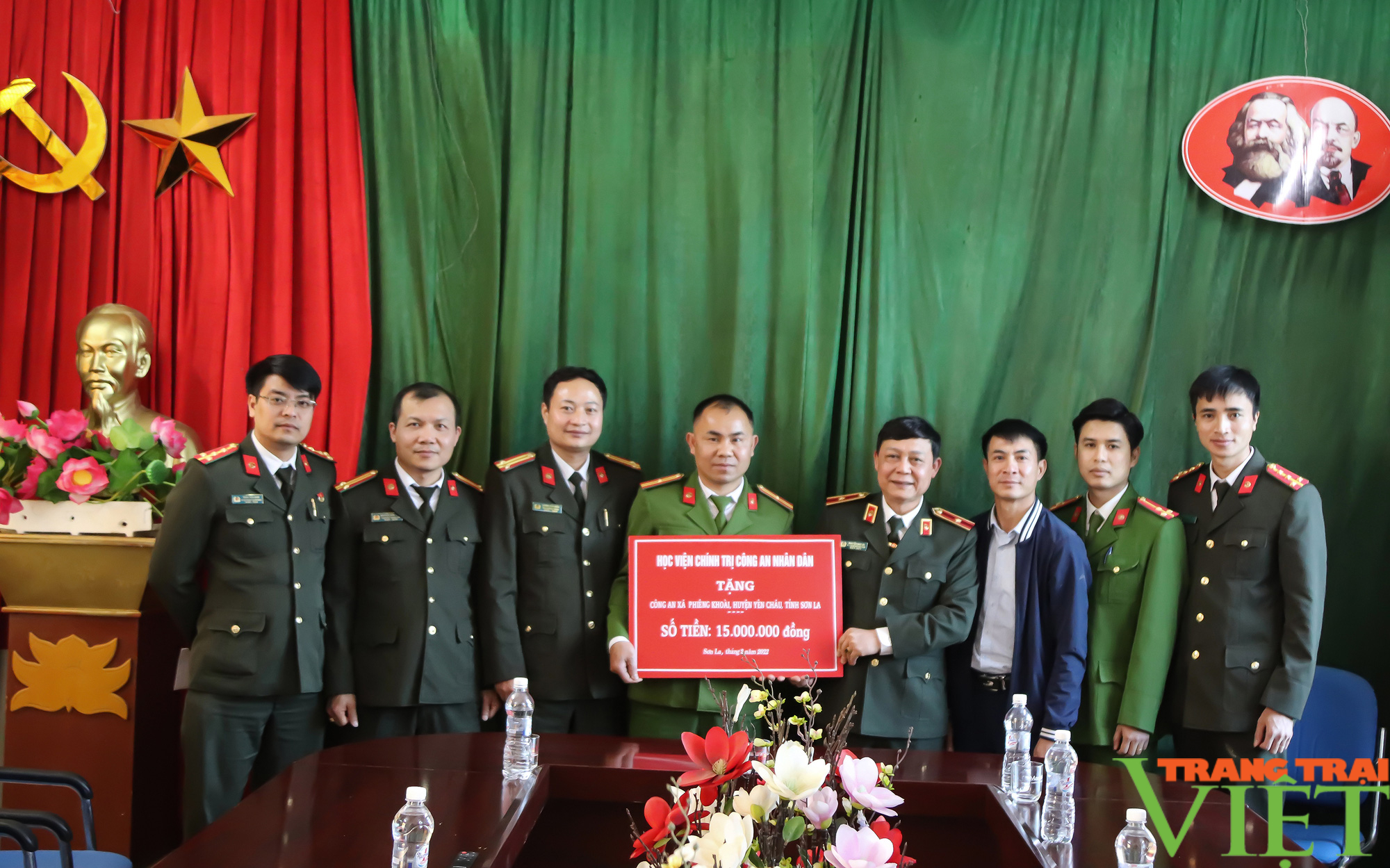 Học viện chính trị CAND: Trao tặng 500 triệu đồng xây nhà tình nghĩa ở Sơn La - Ảnh 1. Học viện chính trị CAND: Trao tặng 500 triệu đồng xây nhà tình nghĩa ở Sơn La - Ảnh 1.