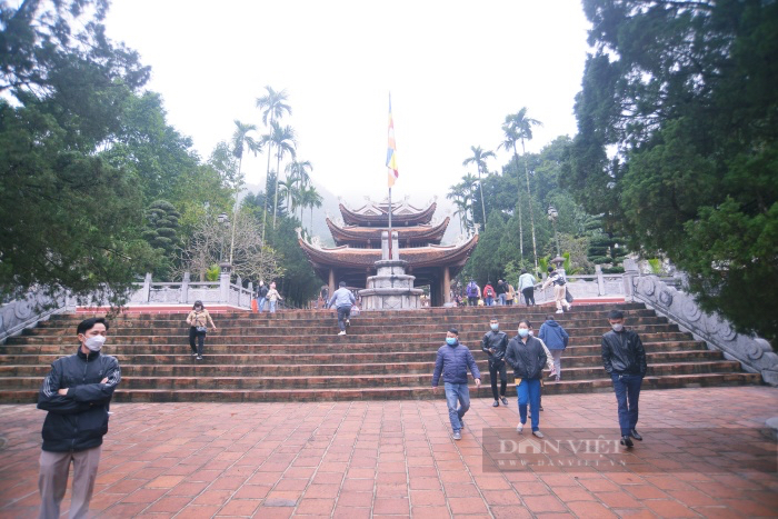 Chùa Hương chính thức mở cửa, bán vé đón khách du lịch trước dự kiến gần 1 tuần  - Ảnh 4.