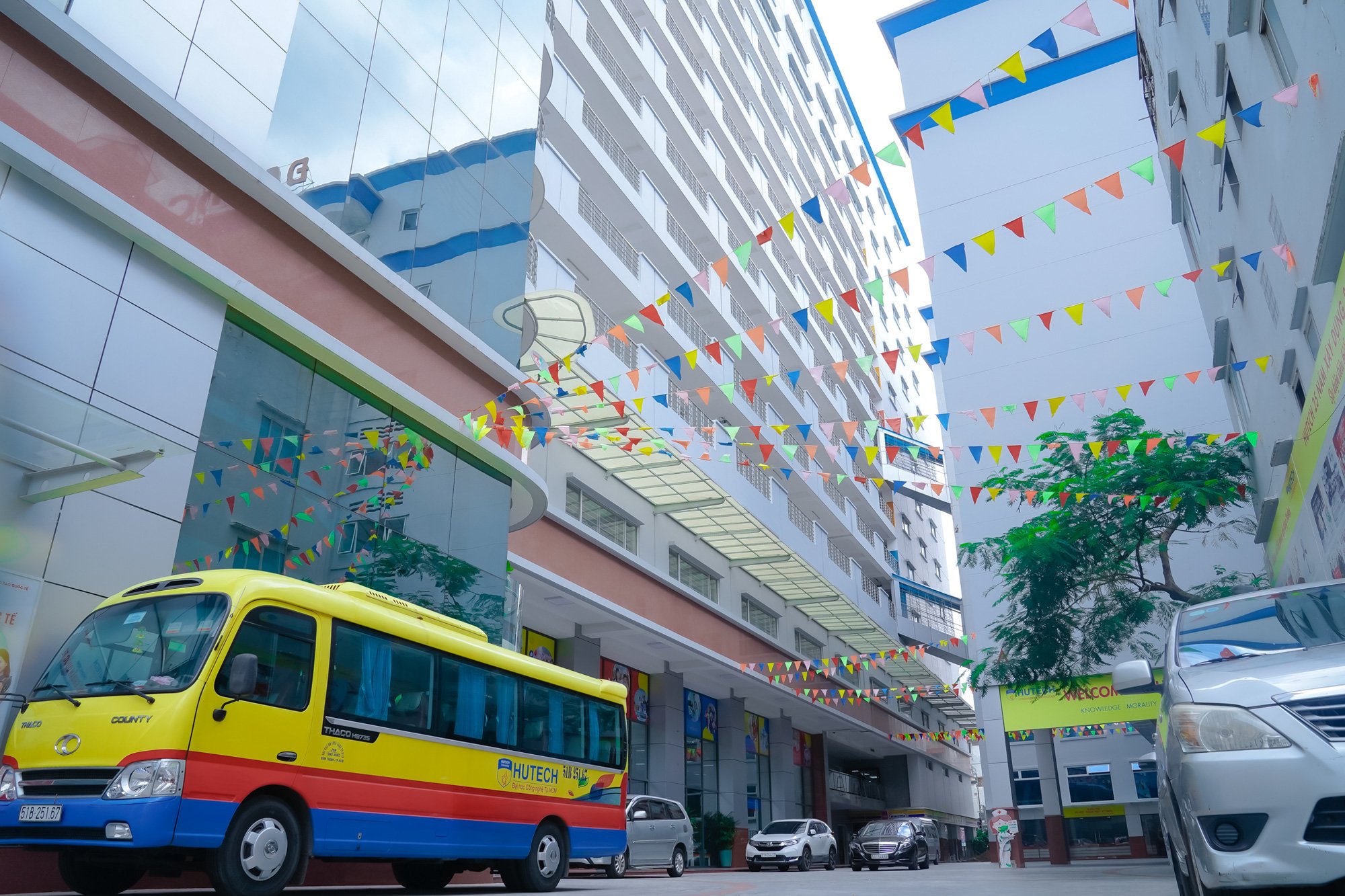 Nhiều trường đại học tại TP.HCM đón sinh viên đi học trở lại từ 14/2 - Ảnh 4.
