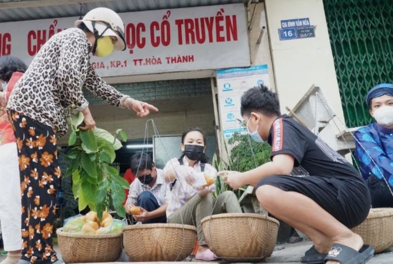 Độc đáo phiên chợ lấy lá làm tiền - Ảnh 6. Độc đáo phiên chợ lấy lá làm tiền - Ảnh 6.