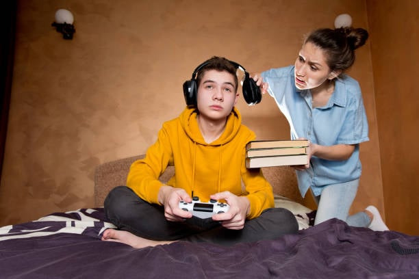 Chuyên gia cảnh báo nguy cơ nghiện game trong mùa dịch Covid-19 - Ảnh 3.