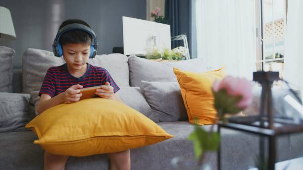 Chuyên gia cảnh báo nguy cơ nghiện game trong mùa dịch Covid-19 - Ảnh 2.