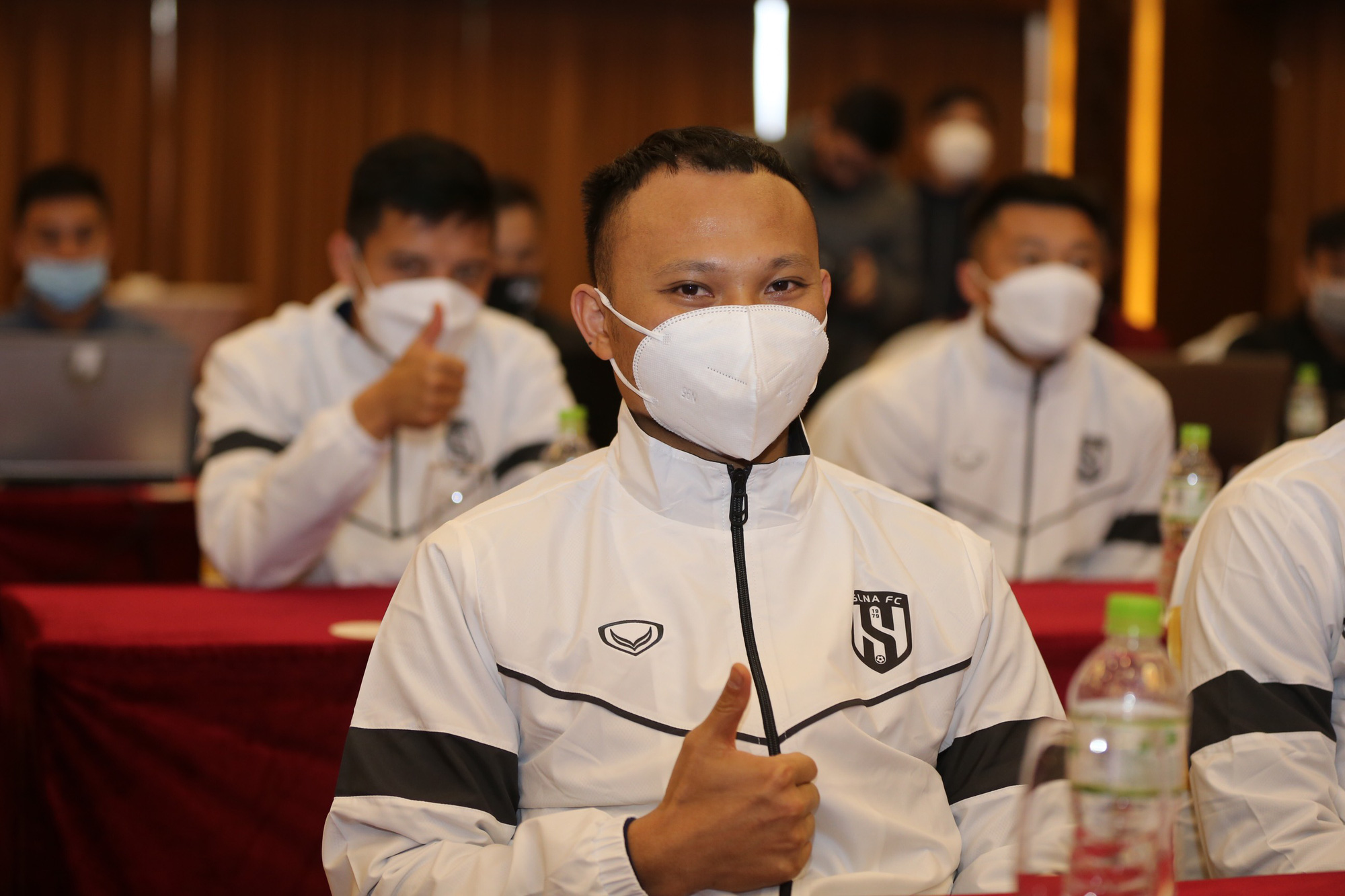 Trọng Hoàng: &quot;Hạnh phúc khi trở về nhà cống hiến cho CLB SLNA&quot; - Ảnh 2.