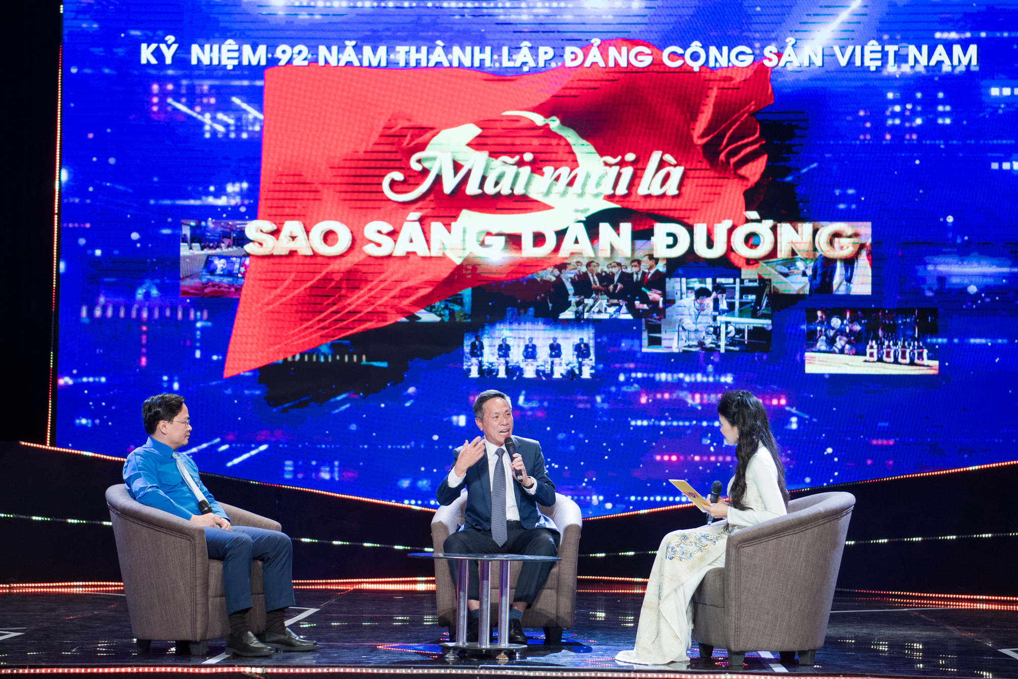Chương trình nghệ thuật “Mãi mãi là sao sáng dẫn đường” khơi dậy tình yêu và khát vọng cống hiến - Ảnh 2.