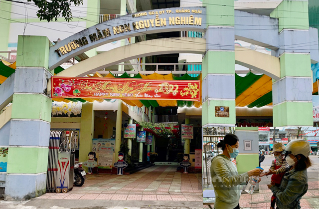 Ngày đầu tiên đến lớp bậc Mầm non, Tiểu học: Phụ huynh dè dặt việc đưa con đến trường  - Ảnh 5.