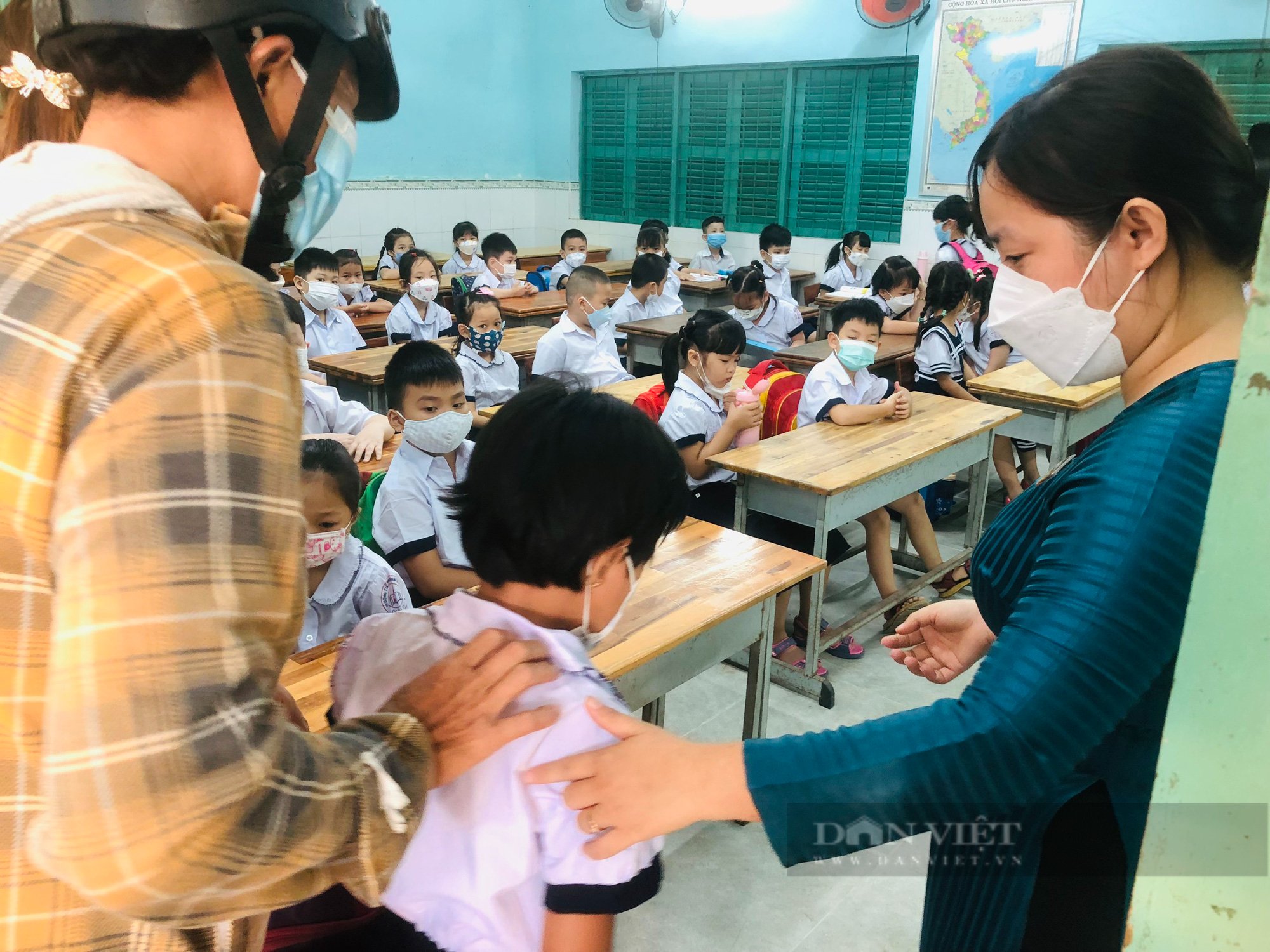 Chùm ảnh: Ai thương con như phụ huynh học sinh lớp 1 - Ảnh 3.