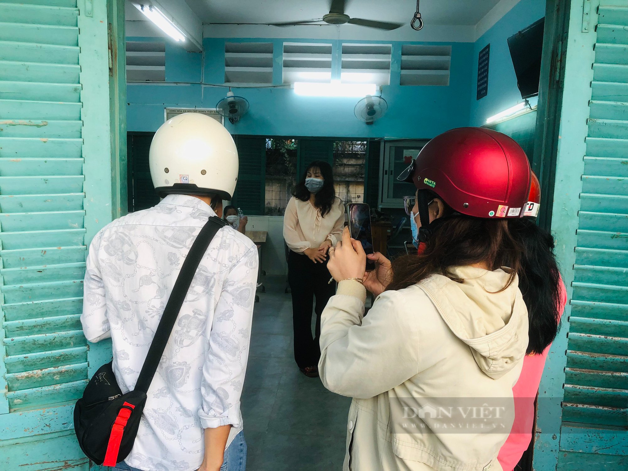 Chùm ảnh: Ai thương con như phụ huynh học sinh lớp 1 - Ảnh 9.