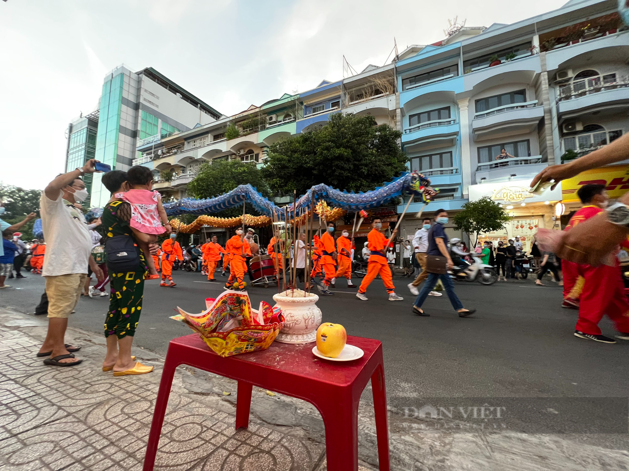 Ảnh: Tưng bừng lễ hội mừng Tết Nguyên tiêu tại TP.HCM - Ảnh 7.