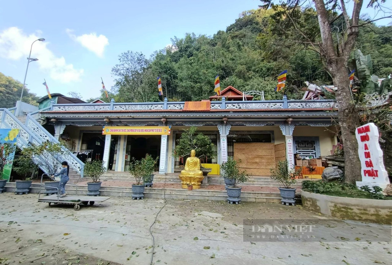 Bí ẩn khối đá thiêng tại chùa Ông, động Bà ở Thanh Hóa - Ảnh 1.