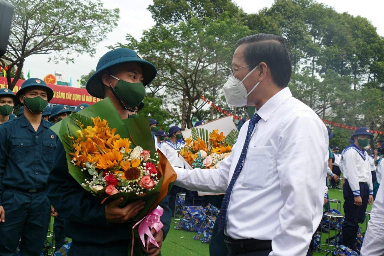 Gần 4.000 thanh niên tại TP.HCM lên đường nhập ngũ - Ảnh 2.