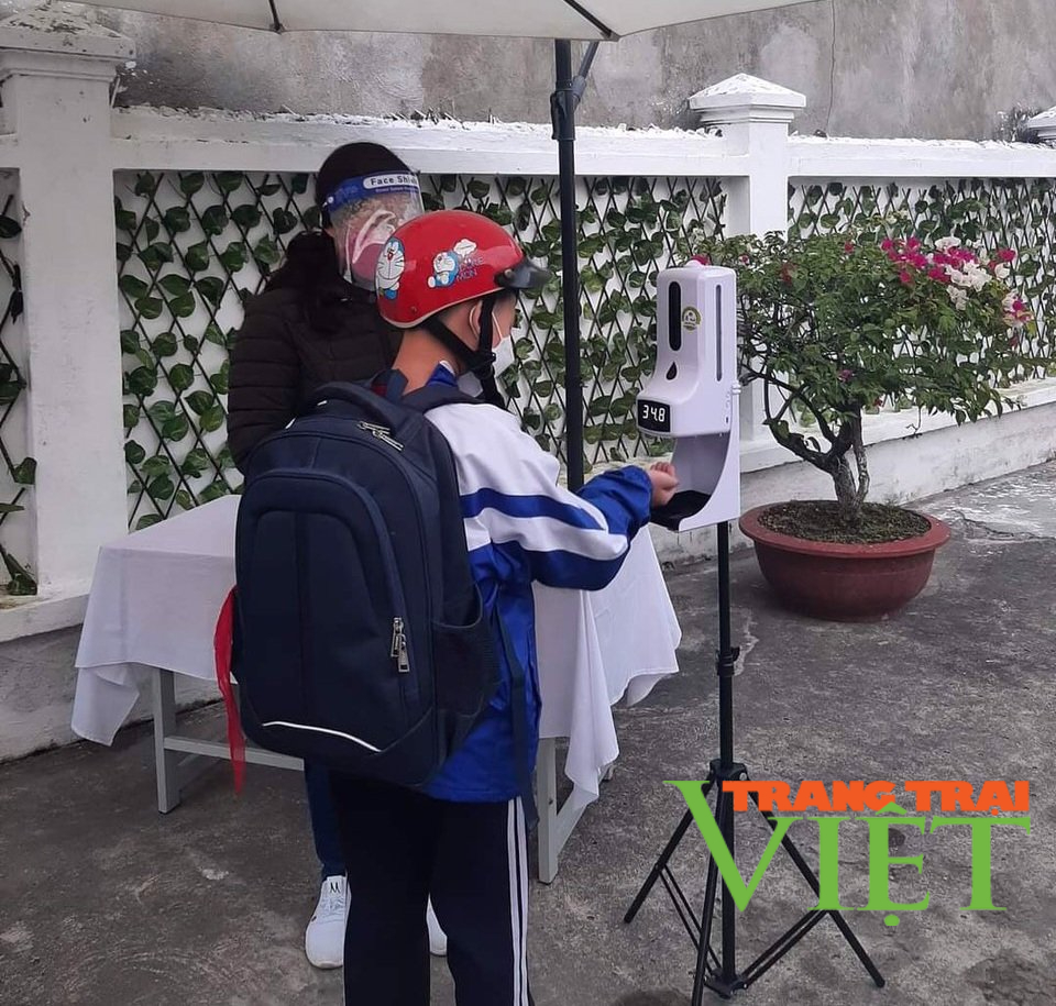 Nông thôn Tây Bắc: Trường học vẫn vang tiếng trò, dù khó khăn do dịch Covid – 19 - Ảnh 4. Nông thôn Tây Bắc: Trường học vẫn vang tiếng trò, dù khó khăn do dịch Covid – 19 - Ảnh 4.
