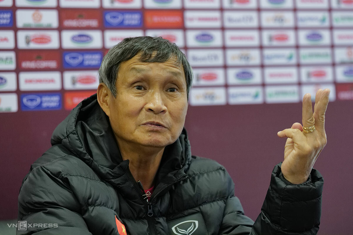 Tin sáng (18/2): FIFA làm khó, tương lai HLV Mai Đức Chung được xác định - Ảnh 1.
