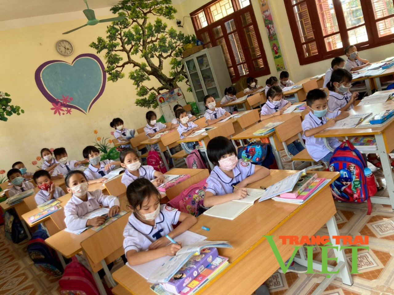 Nông thôn Tây Bắc: Trường học vẫn vang tiếng trò, dù khó khăn do dịch Covid – 19 - Ảnh 1. Nông thôn Tây Bắc: Trường học vẫn vang tiếng trò, dù khó khăn do dịch Covid – 19 - Ảnh 1.