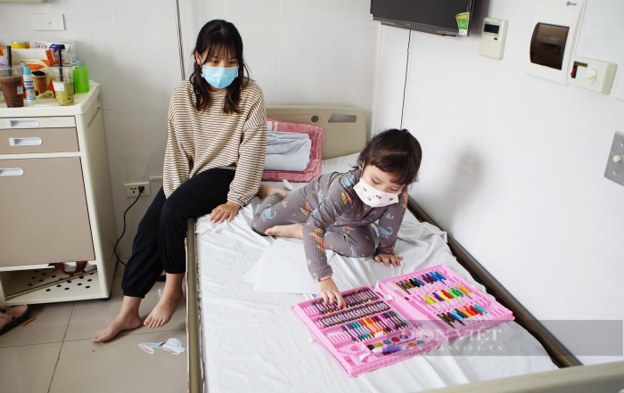 Bác sĩ cảnh báo cha mẹ tuyệt đối không cho trẻ nhỏ nhiễm Covid-19 sử dụng loại thuốc này? - Ảnh 2.