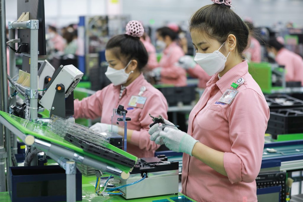 Kỳ vọng xuất khẩu tiếp tục bứt phá, chờ kỷ lục mới năm 2022 - Ảnh 1.