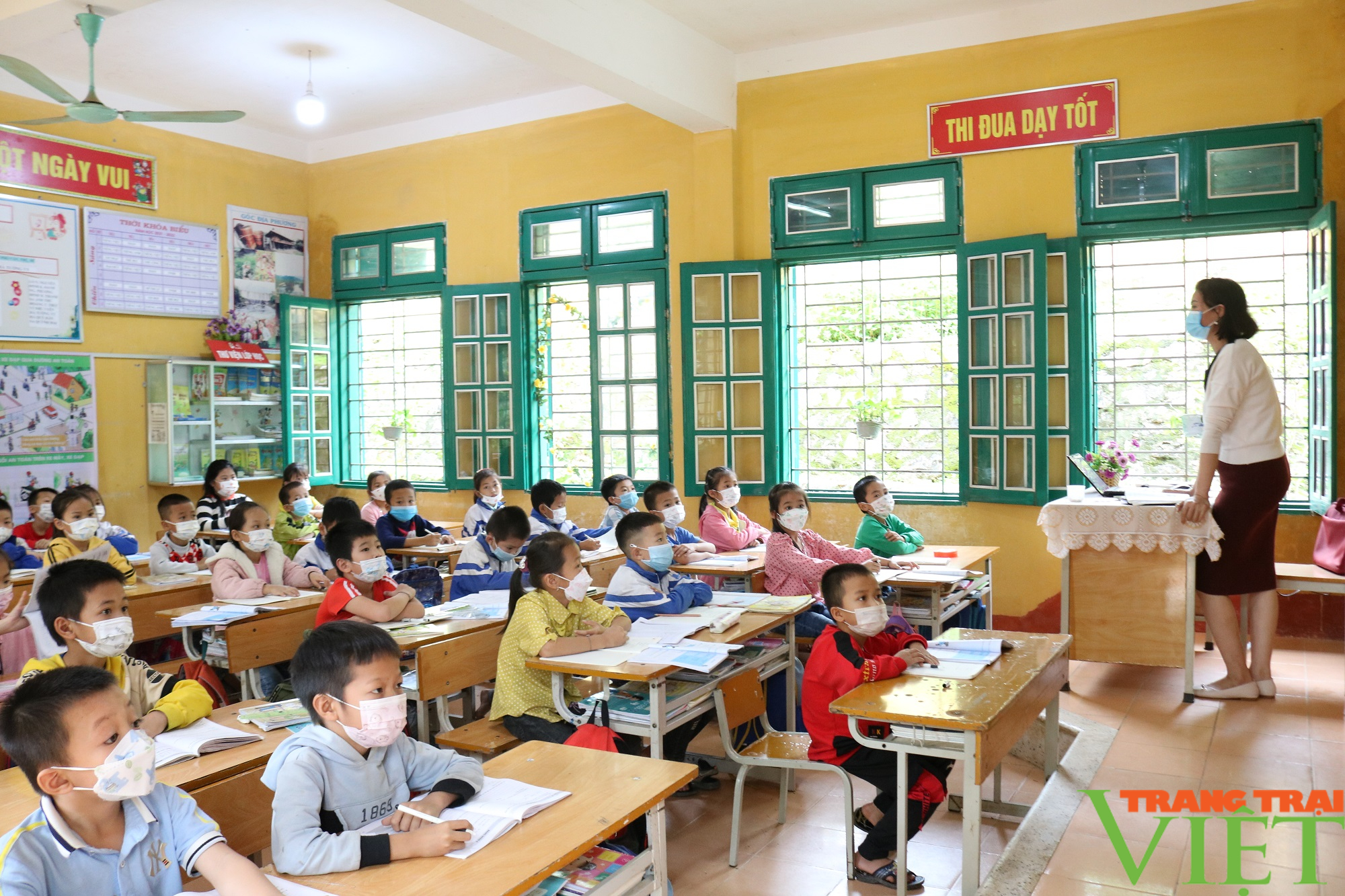 Sơn La: Gần 60 trường học dừng việc học trực tiếp do dịch Covid-19 diễn biến phức tạp - Ảnh 2. Sơn La: Gần 60 trường học dừng việc học trực tiếp do dịch Covid-19 diễn biến phức tạp - Ảnh 2.