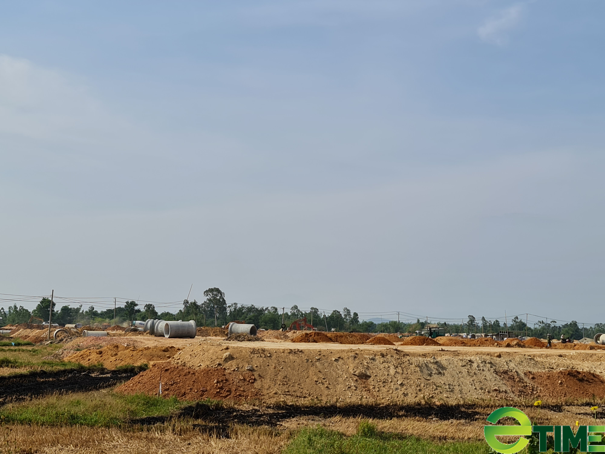 Quảng Nam: Siết chặt việc hoạt động kinh doanh bất động sản gây “sốt ảo” trên địa bàn - Ảnh 2. Quảng Nam: Siết chặt việc hoạt động kinh doanh bất động sản gây “sốt ảo” trên địa bàn - Ảnh 2.
