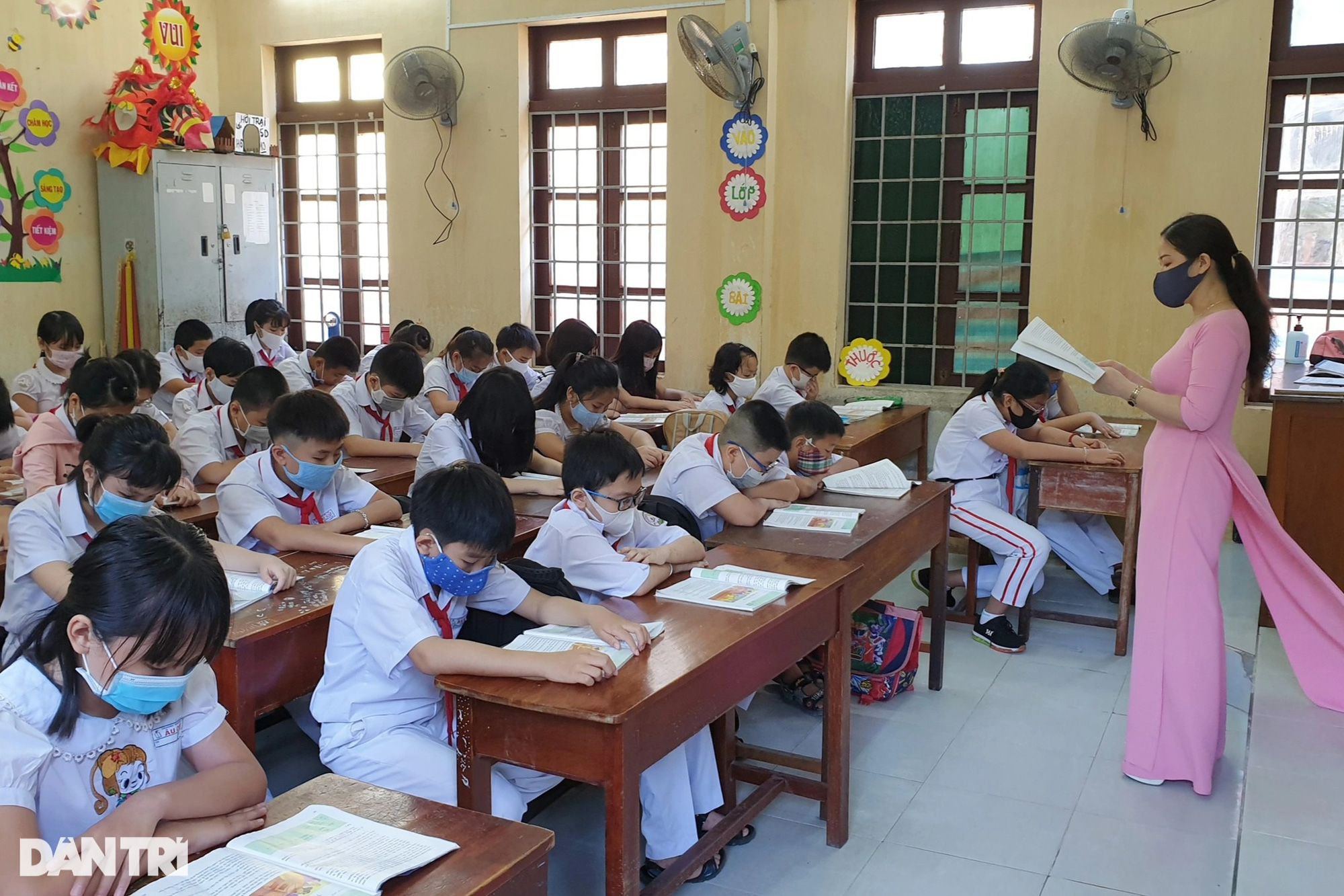 Thông tin &quot;Phú Yên dừng dạy học trực tiếp&quot; là chưa chính xác - Ảnh 1.