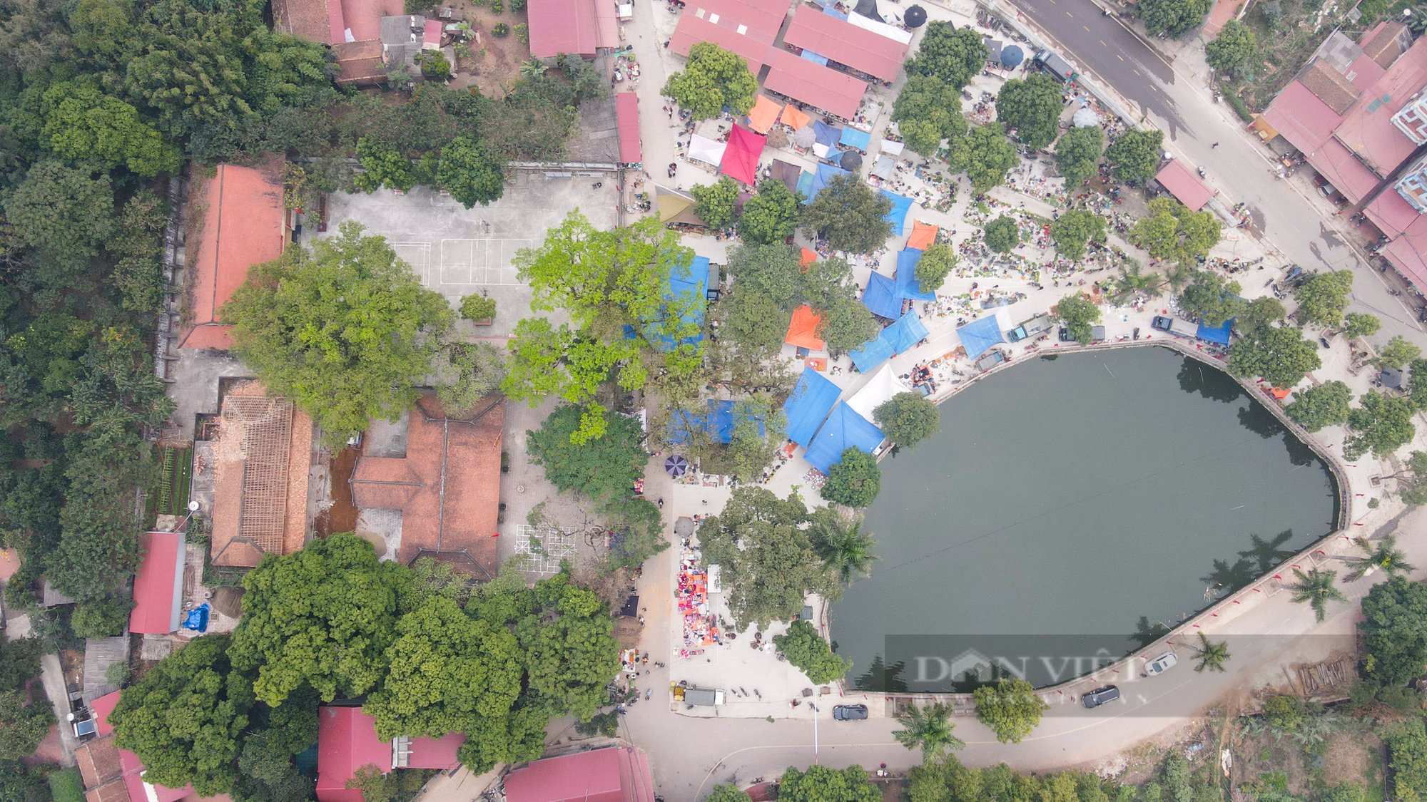 Bắc Giang: Chợ Vân tồn tại thế nào trong khu di tích Đình chợ Vân thuộc ATK II Hiệp Hòa? - Ảnh 1.