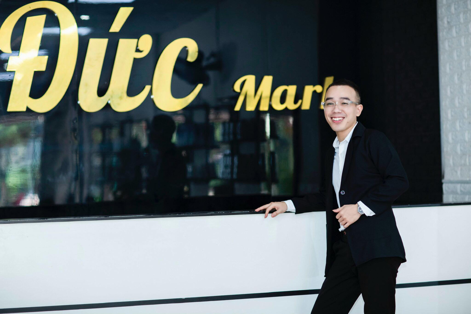 CEO viện tóc Đức Mark: Tôi luôn sẵn lòng giúp các bạn trẻ tạo dựng sự nghiệp - Ảnh 1.