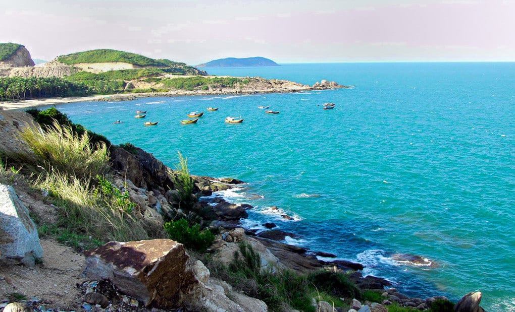 Top những bãi biển đẹp hoang sơ nên ghé một lần ở Ninh Thuận - Ảnh 1.