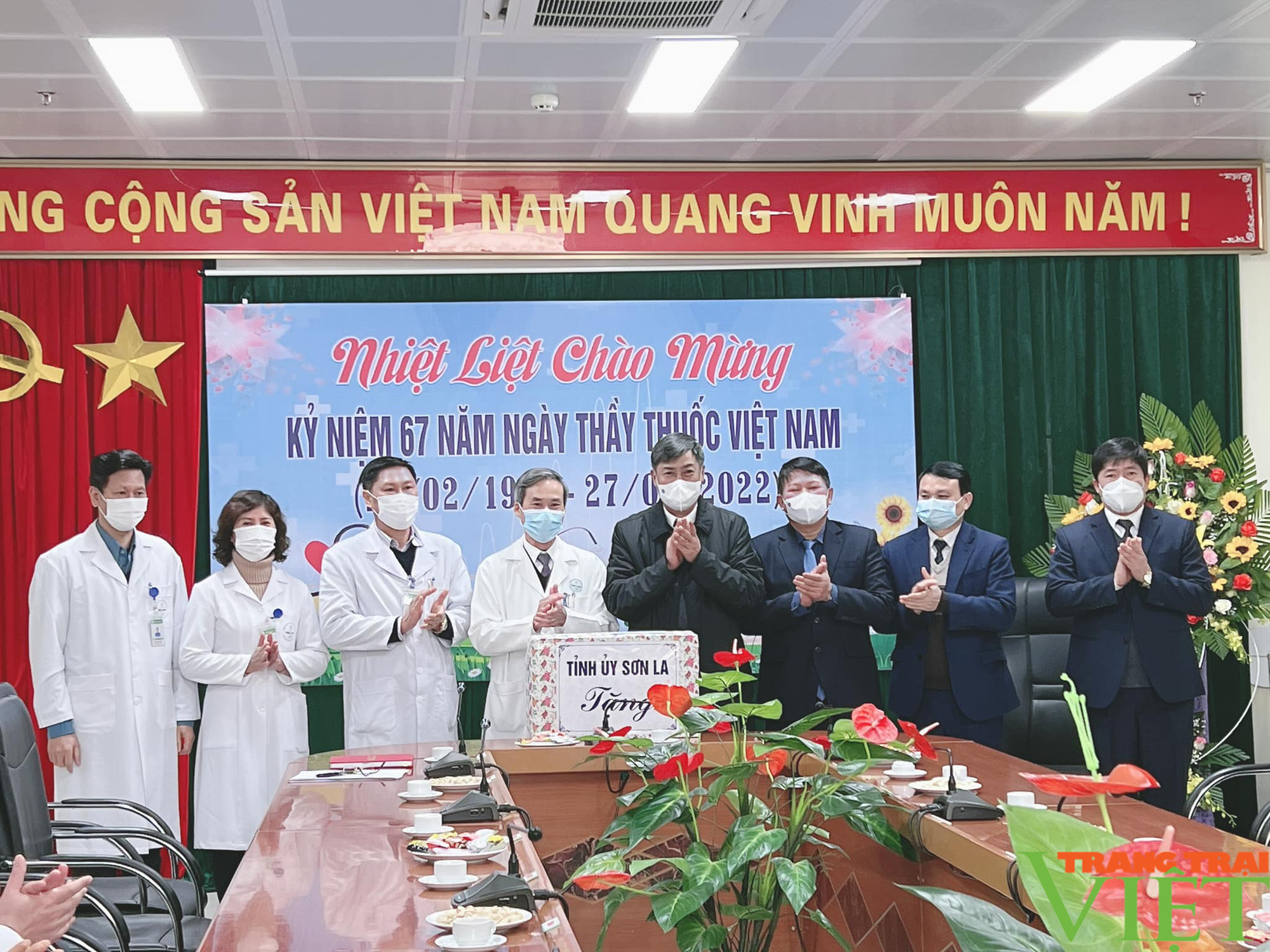 Chuyện kể về các “chiến sỹ áo trắng” trong khu điều trị Covid-19, Bệnh viện Đa khoa tỉnh Sơn La - Ảnh 2.