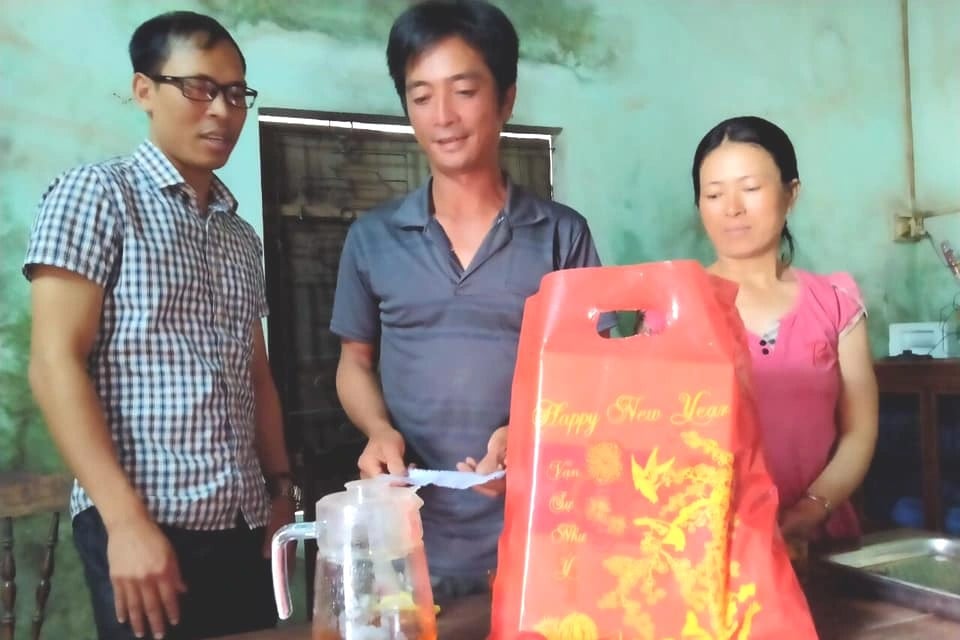 Thầy giáo Jrai ăn cơm độn lấy bằng Thạc sĩ, gieo chữ cho học trò nghèo - Ảnh 4.