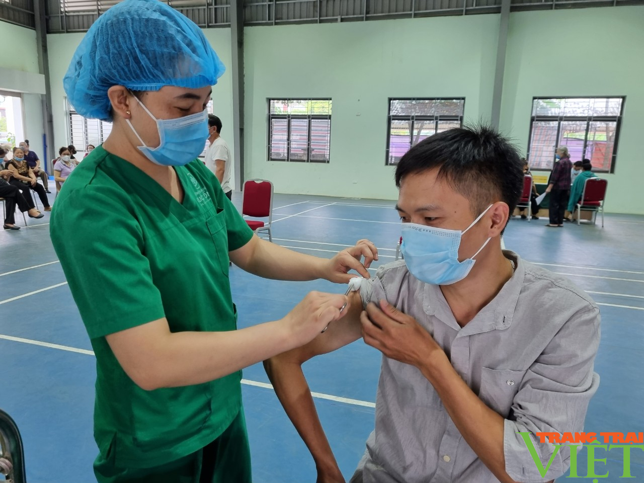 Trong 4 ngày Sơn La ghi nhận hơn 8.700 ca nhiễm Covid -19 - Ảnh 3. Trong 4 ngày Sơn La ghi nhận hơn 8.700 ca nhiễm Covid -19 - Ảnh 3.