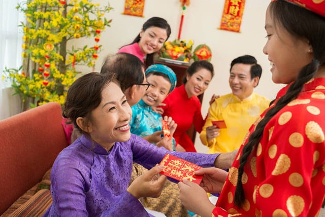 Đi chúc Tết ở chung cư - Ảnh 1.