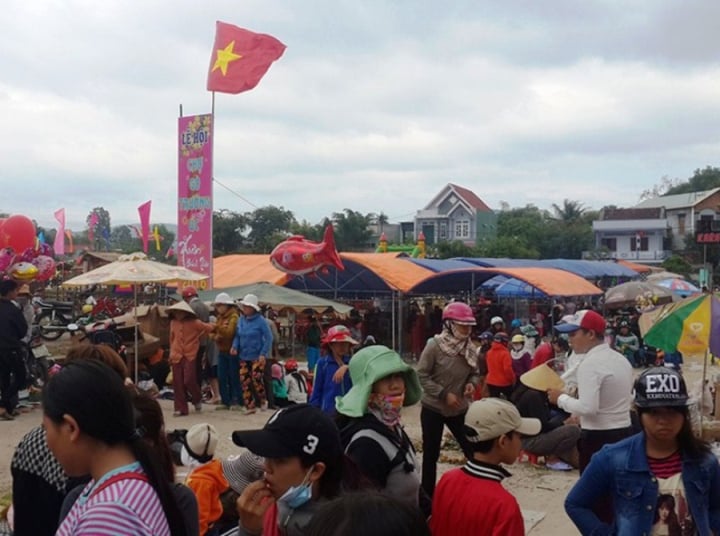 6 phiên chợ từ Bắc vào Nam vừa độc vừa lạ nhất Việt Nam dịp đầu năm mới - Ảnh 1.