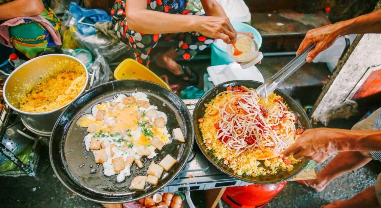 Ẩm thực đường phố Sài Gòn lọt top hoạt động du lịch thế giới - Ảnh 1.