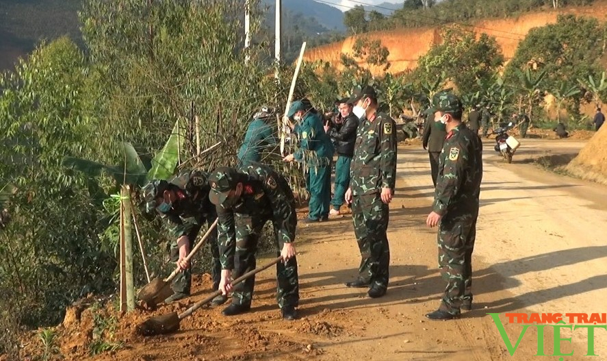 Bộ CHQS tỉnh Sơn La: Phát động Tết trồng cây mừng Đảng, mừng xuân Nhâm Dần năm 2022 - Ảnh 4.