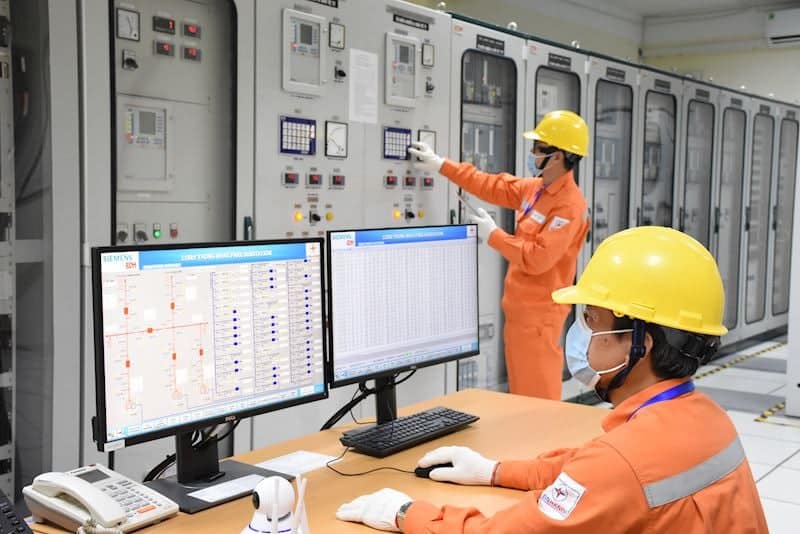 EVN đảm bảo cung cấp điện an toàn, ổn định trong kỳ nghỉ Tết Nguyên đán - Ảnh 2.