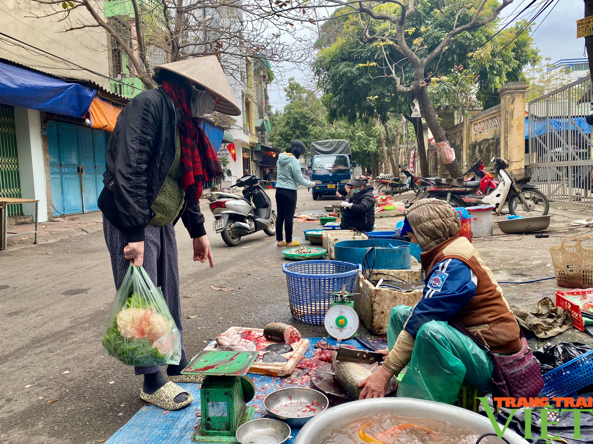 Hoà Bình: Sau Tết Nguyên đán Nhâm Dần thực phẩm không khán hiếm, giá bán ổn định - Ảnh 4. Hoà Bình: Sau Tết Nguyên đán Nhâm Dần thực phẩm không khán hiếm, giá bán ổn định - Ảnh 4.