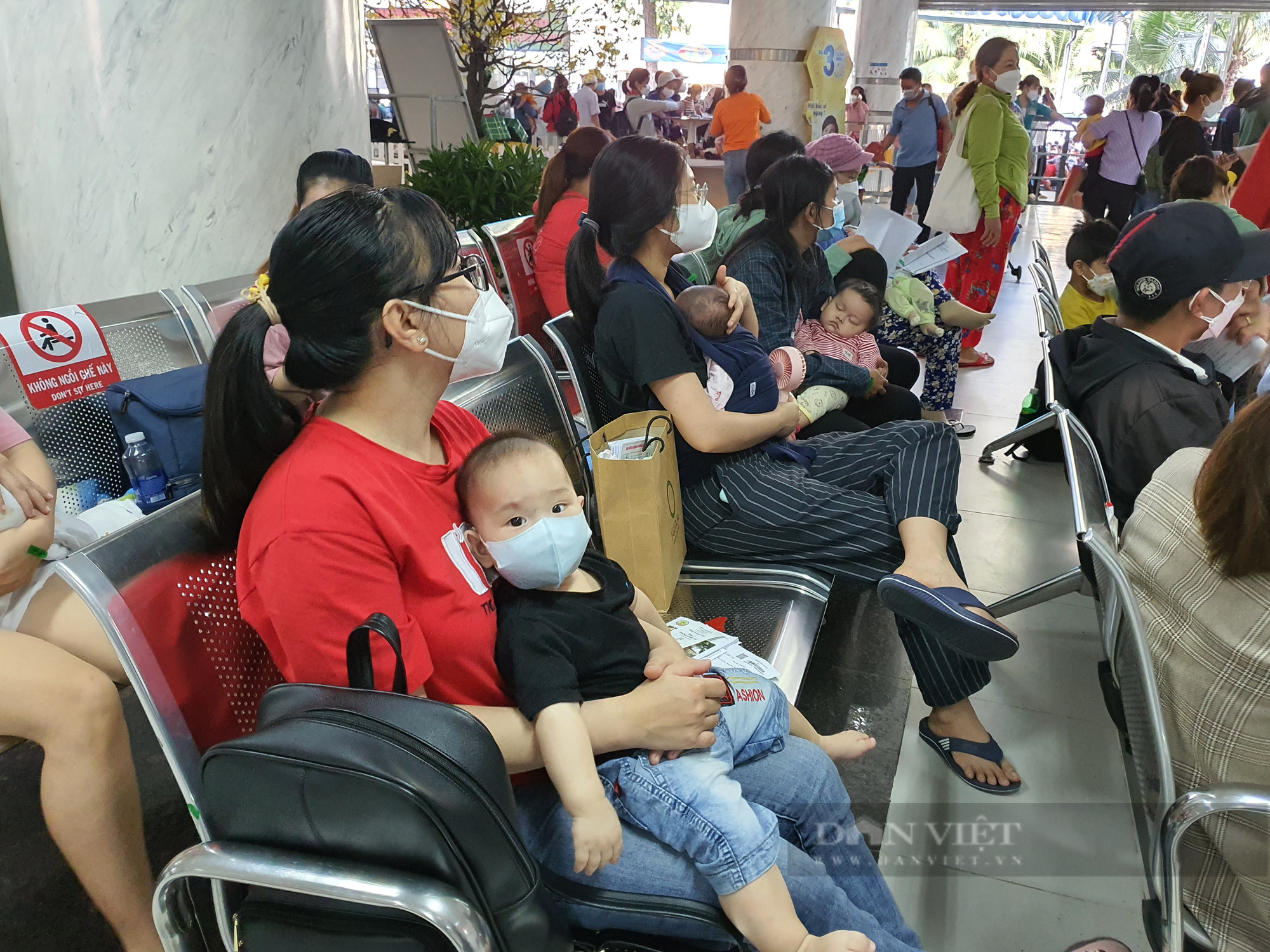TP.HCM: Đổ xô đi khám bệnh sau Tết - Ảnh 3.