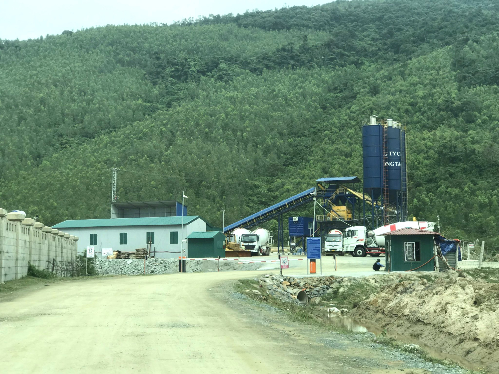 Cận cảnh Dự án Nhiệt điện Quảng Trạch I sau thời gian khởi công - Ảnh 3.