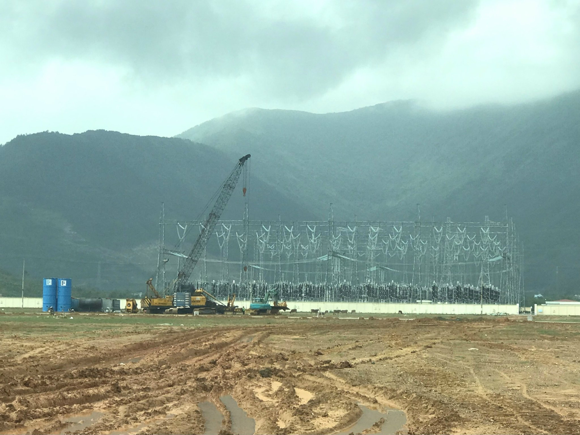 Cận cảnh Dự án Nhiệt điện Quảng Trạch I sau thời gian khởi công - Ảnh 4.
