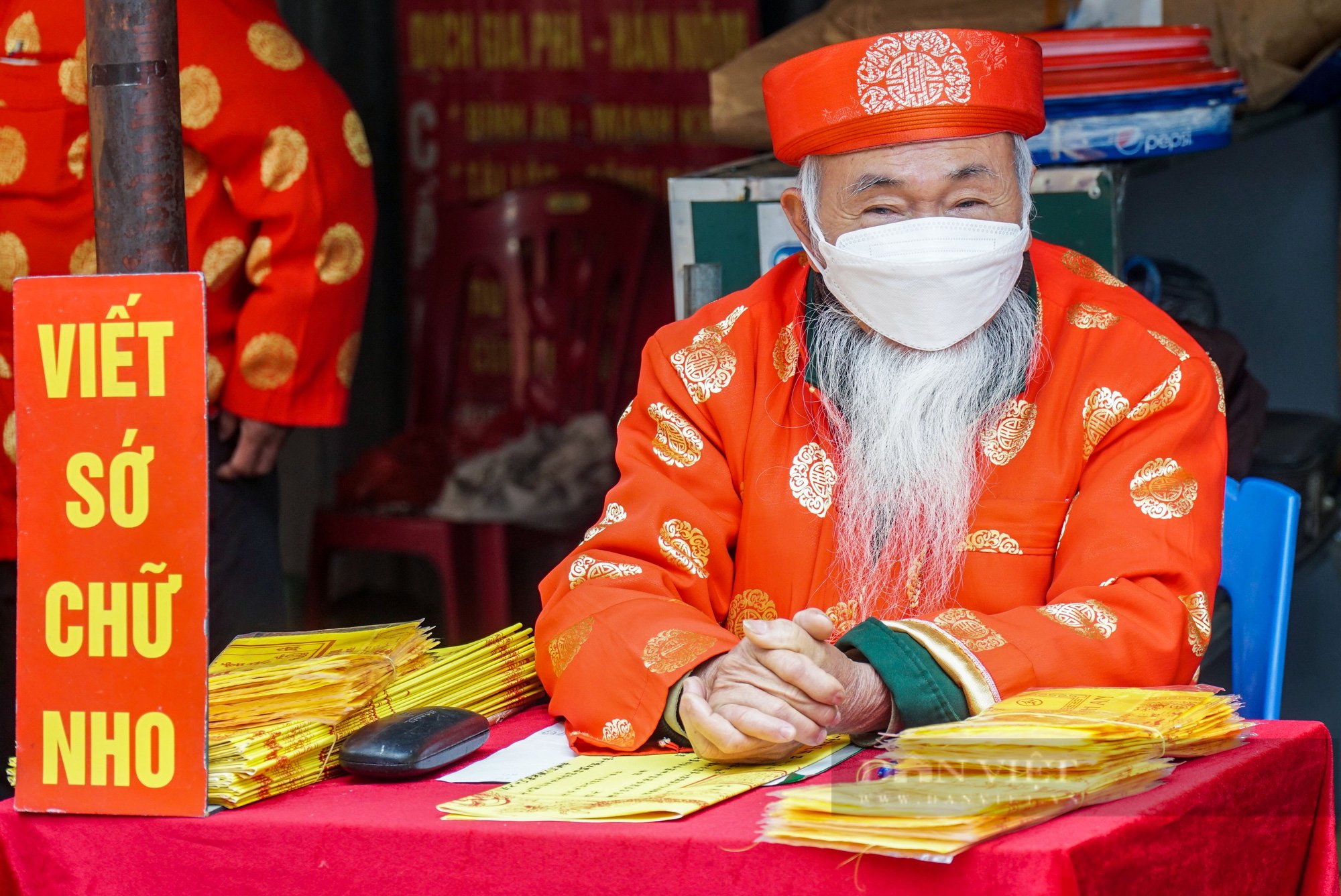 Phủ Tây Hồ nhộn nhịp ngày đầu mở cửa trở lại  - Ảnh 10.