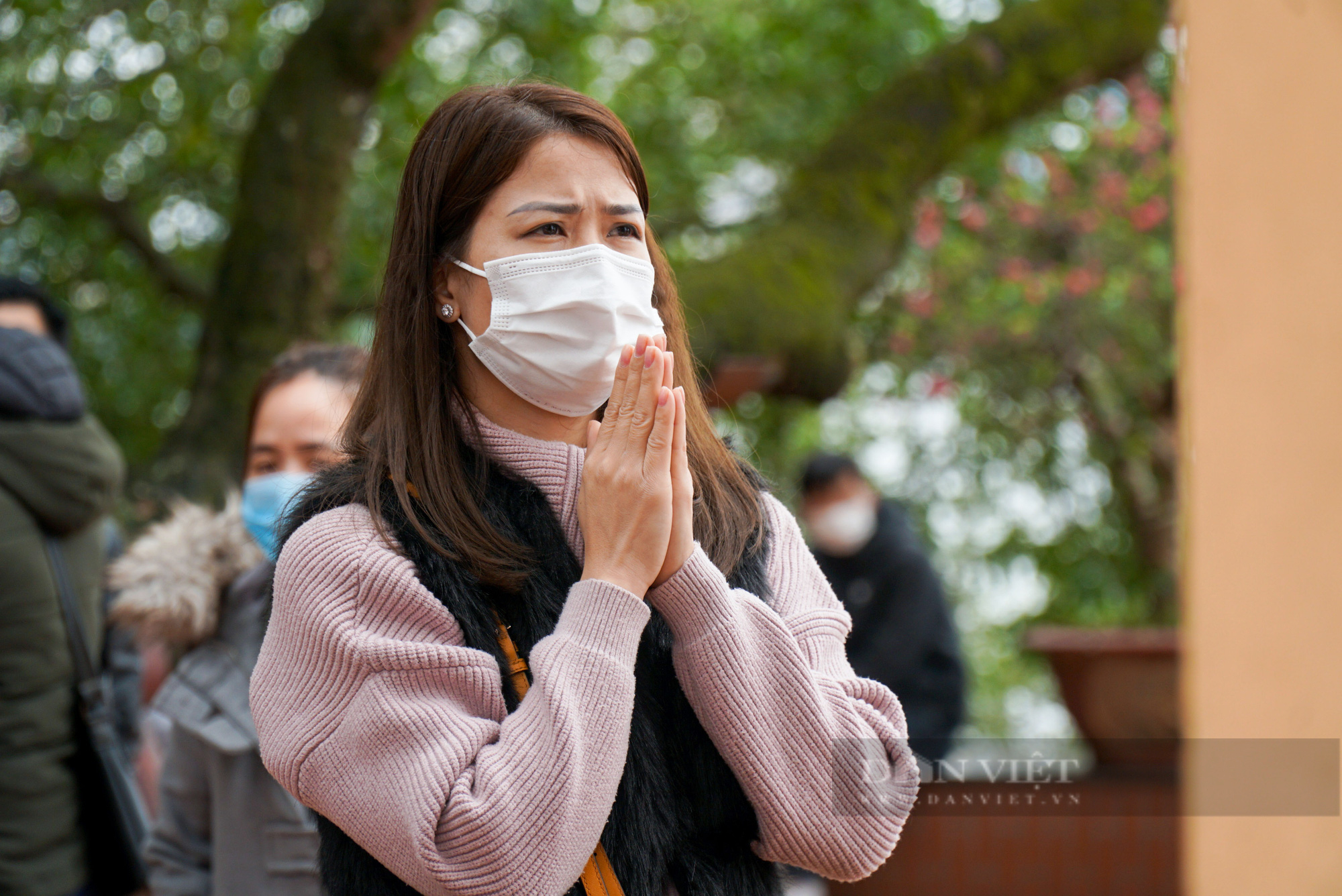 Phủ Tây Hồ nhộn nhịp ngày đầu mở cửa trở lại  - Ảnh 4.