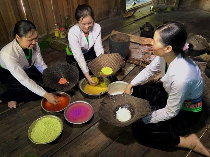 Xôi ngũ sắc hội tụ tinh hoa đất trời Tây Bắc - Ảnh 2.