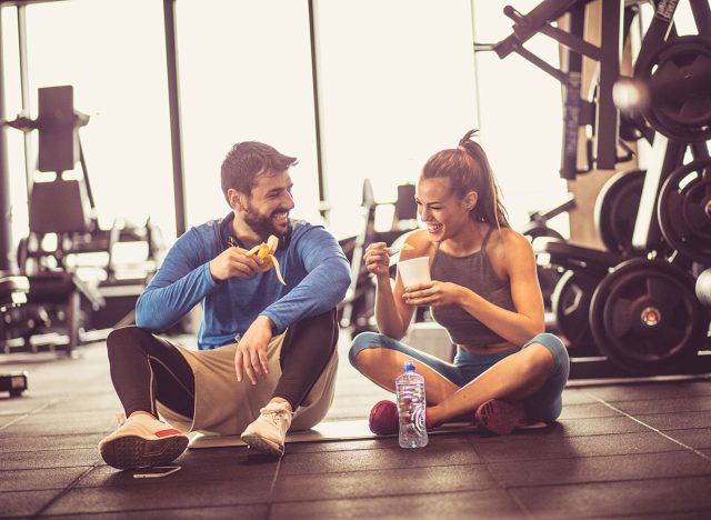 Điều gì xảy ra với cơ thể khi bạn ăn một quả chuối mỗi ngày?  - Ảnh 3.