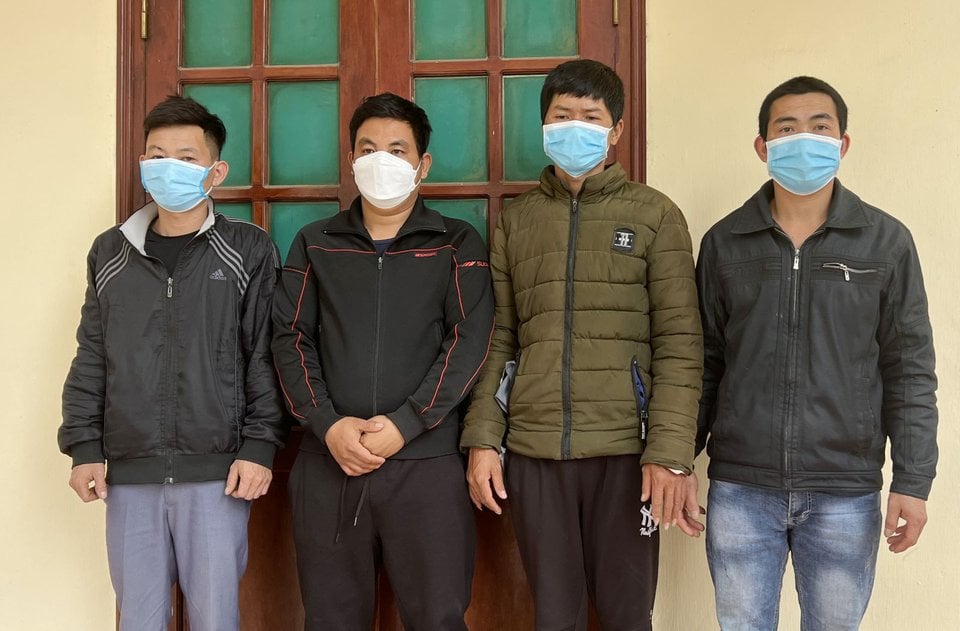 Nhảy lầu trốn công an, 5 người đánh bạc bị gãy tay, chân - Ảnh 1.