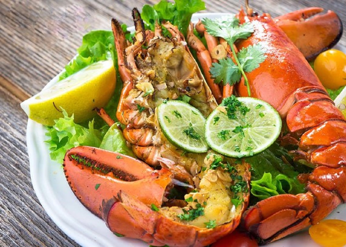 Xuýt xoa thưởng thức tôm hùm nướng Nha Trang tươi ngon tại những quán ăn không lo về giá - Ảnh 4.