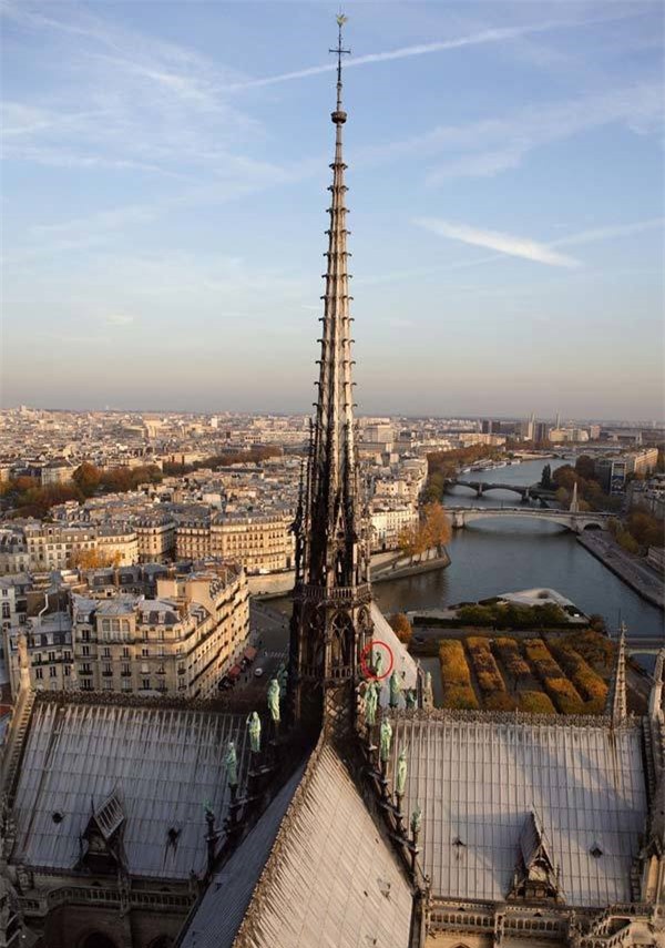 3 bí mật ít ai biết trong Nhà thờ Đức Bà Paris - Ảnh 4.