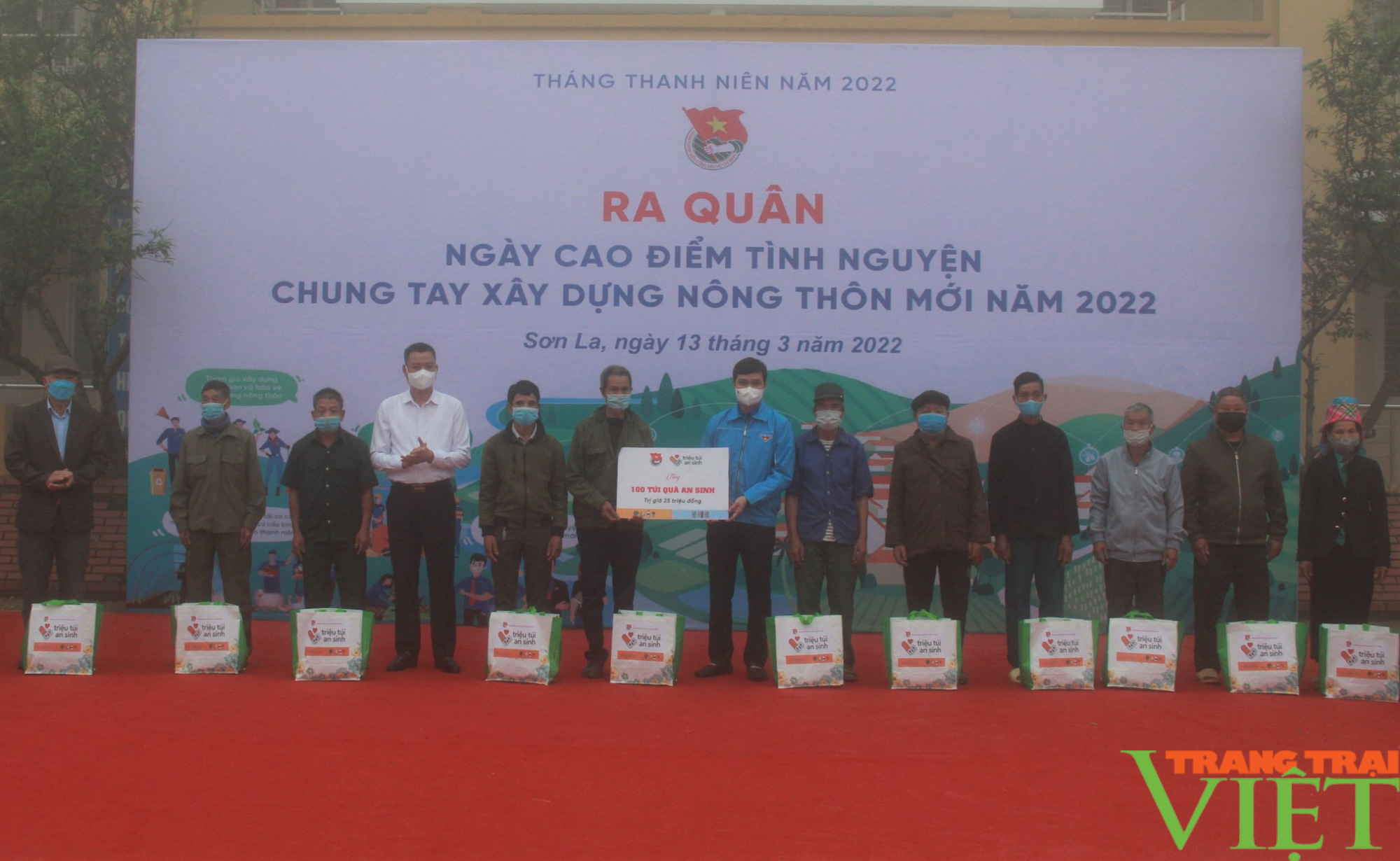 Ra quân Ngày cao điểm &quot;Tình nguyện chung tay xây dựng nông thôn mới&quot; tại Sơn La - Ảnh 7.